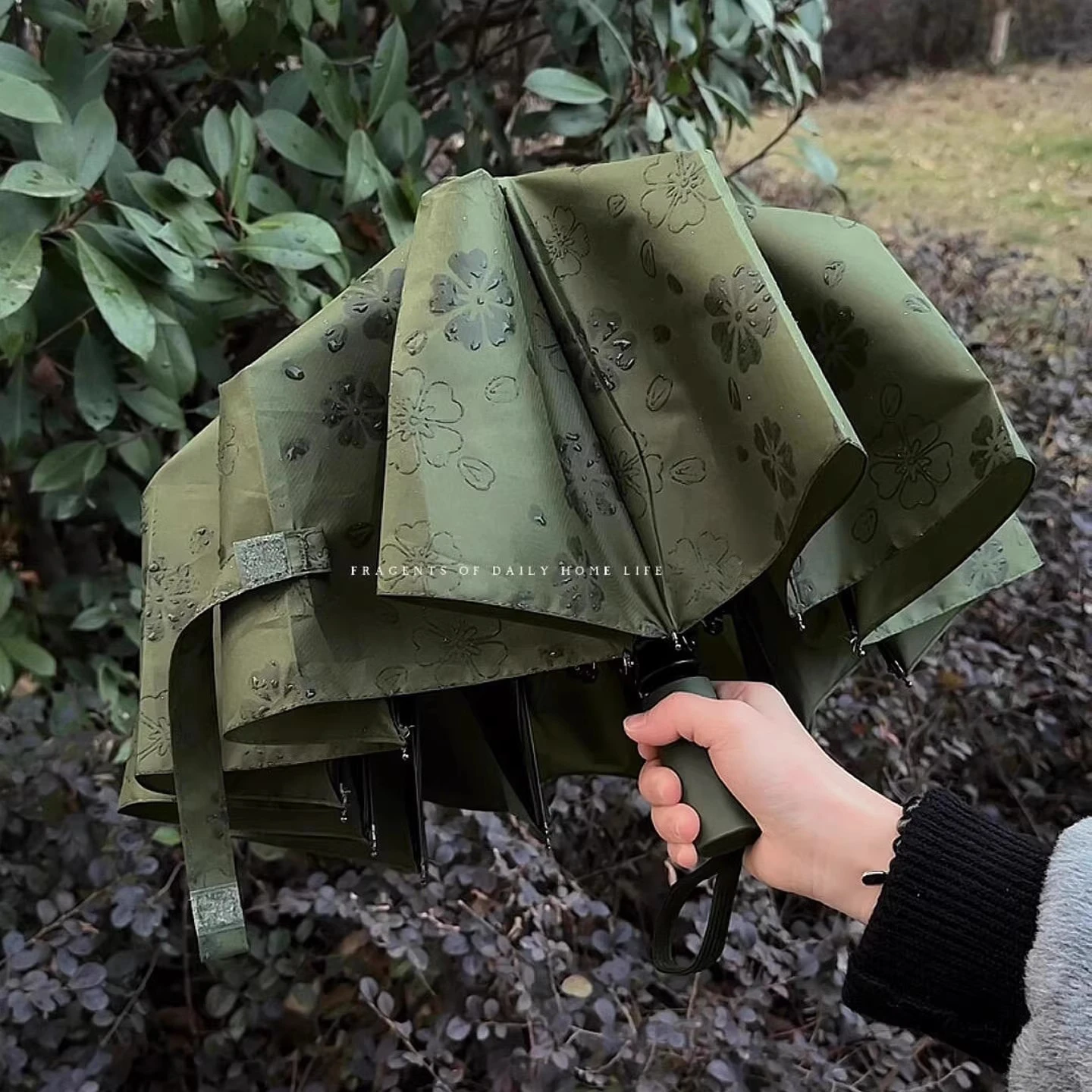 Floral Embossed Magic Umbrella - Image 3