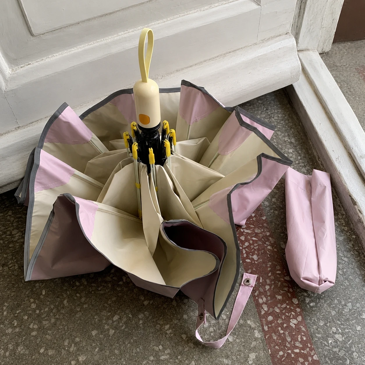 Grape Bobo Petal Edge Umbrella - Image 3